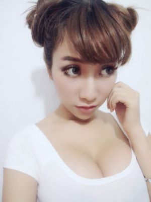 正在播放白嫩极品美乳视频动漫_1080在线视频播放