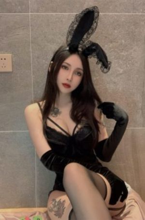 美女打开腿露出奶口扒开摸视频_HDBD在线观看